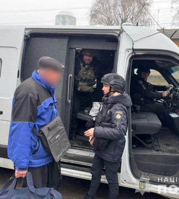 На Сумщині спецпідрозділ поліції &quot;Білий Янгол&quot; евакуював літнього чоловіка з прикордоння