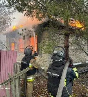 Рятувальники на Донеччині потрапили під обстріл під час гасіння пожежі