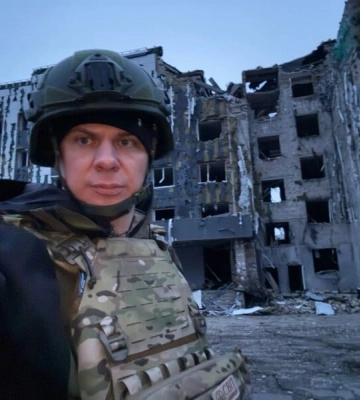 «Все простреливается. Все долетает». Дмитрий Комаров на Рождество побывал в Покровске и поделился фото с защитниками Украины