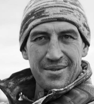 Батько семи дітей: до річного дому на Волинь «на щиті» повертається Герой Олександр Музика