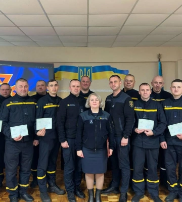 Рівненські рятувальники підвищили кваліфікацію за професією «пожежний-рятувальник»
