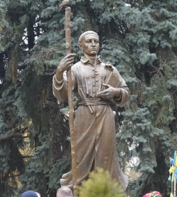 "Різдвяний подарунок для Полтави": у місті відкрили пам'ятник Григорію Сковороді