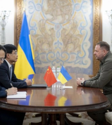 Глава ОП зустрівся з новим послом Китаю - говорили про двосторонній діалог на найвищому рівні
