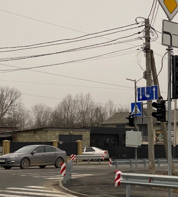У Надвірній встановили світлофори на аварійній ділянці дороги: фото