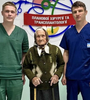 Повернули до звичного життя: в Рівненській обласній лікарні прооперували 101-річну пацієнтку
