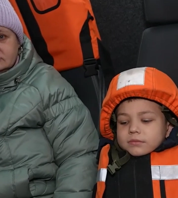 Різдвяна місія «Білого Янгола»: евакуація родини з прикордоння Сумщини (відео)