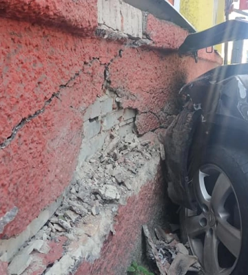 У Луцьку 850 гривень штрафу отримав водій Ford, який уночі в’їхав у будівлю магазину