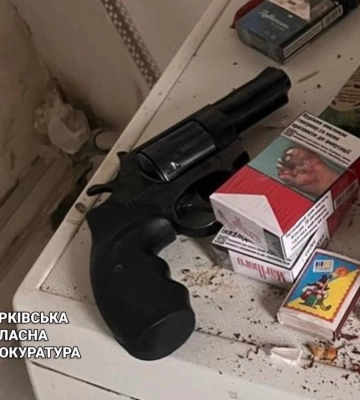 Стрельба из-за замечания: в Харькове мужчина открыл огонь и повредил авто соседа