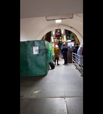 В Киеве на станции метро ногу ребенка &quot;зажевало&quot; в эскалатор