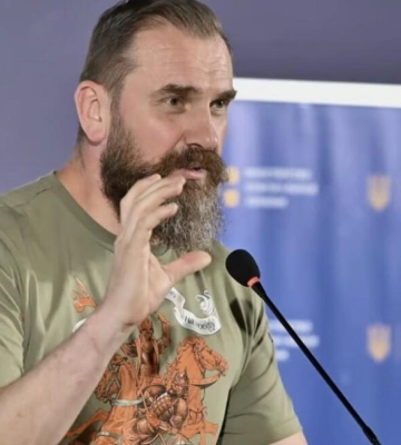 Міністр освіти Оксен Лісовий нагородив черкаську студентку, яка досліджувала тему історії Голодомору