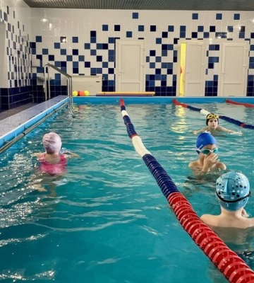 Львівські школи під час зимових канікул проводитимуть безплатні заняття з плавання. Реєстрація