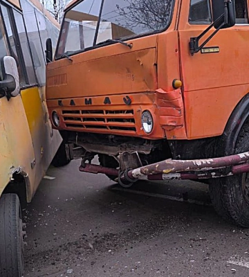 У Сумах на Білопільській ДТП: рух ускладнено