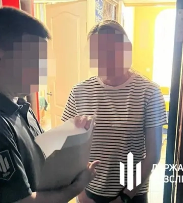 В Днепре помощница судьи «сливала» уголовникам данные о запланированных обысках. Дело отправили в суд