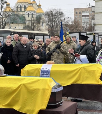 Сьогодні у Рівному попрощалися із двома захисниками