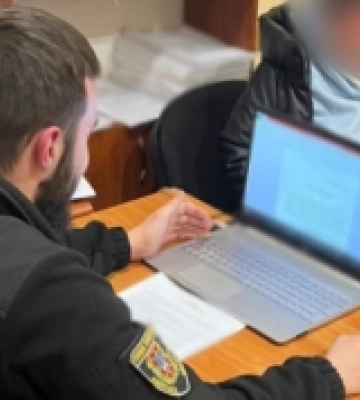 В Одесі затримали жінку, яка під час хмільного застілля вдарила колишнього чоловіка ножем