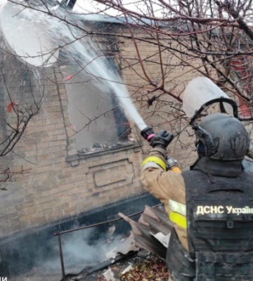 На Донеччині рятувальники потрапили під повторний російський обстріл