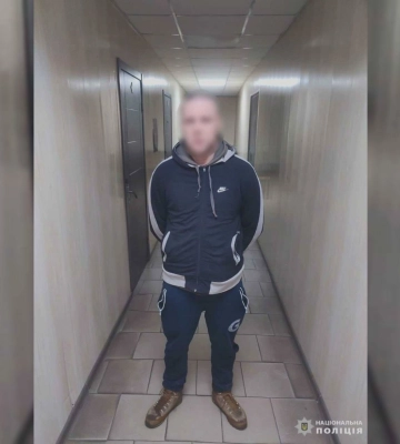 В Харькове на остановке ограбили мужчину: копы поймали подозреваемого