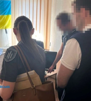 У Дніпрі помічниця судді «зливала» кримінальникам дані про заплановані обшуки. Справу відправили в суд