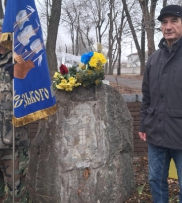 У Дніпрі невідомі знищили пам’ятну дошку Чорноволу