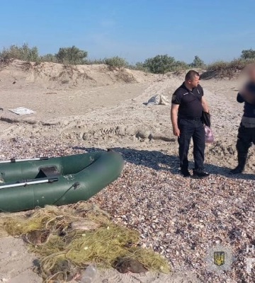 У заповіднику на Одещині баконьєр виловив скатів і крабів