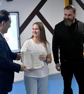Південна Корея профінансувала друк українських підручників з географії для 10 класу