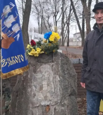 У Дніпрі невідомі знищили пам’ятну дошку Чорноволу