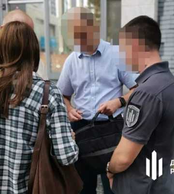 Помічниця судді з Дніпра «зливала» закриту інформацію кримінальним структурам - ДБР