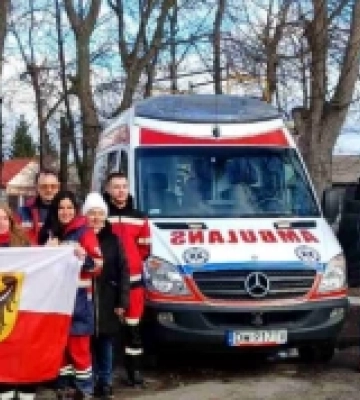 На Кіровоградщині центру екстреної медичної допомоги передали два автомобілі від польських партнерів