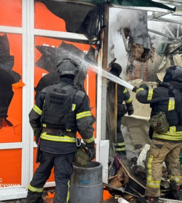 У Покровську ліквідували пожежу на ринку після російського обстрілу