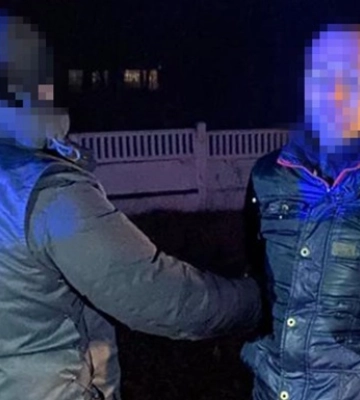 Теракт біля будівлі ТЦК на Житомирщині: начинили харчовий контейнер вибухівкою і дистанційно підірвали