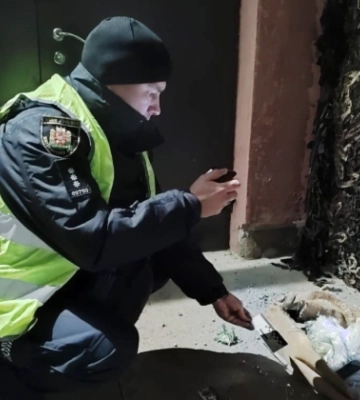Перед Різдвом біля ТЦК на Житомирщині підірвали вибухівку — підозрюваних затримали