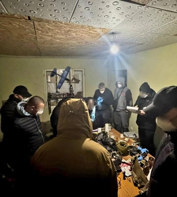 Група правоохоронців виявила у прикордонному районі Закарпаття нарколабораторію