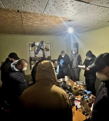 Група правоохоронців виявила у прикордонному районі Закарпаття нарколабораторію