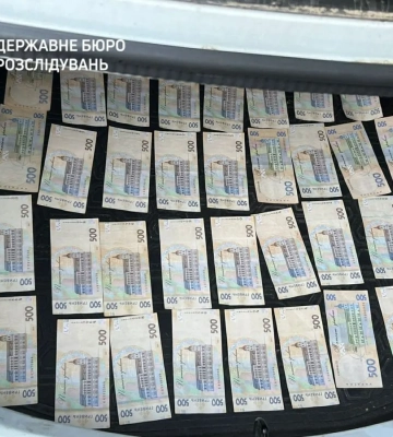 Правоохранитель в Сумах продавал секретные данные о блокпостах за 30 тысяч