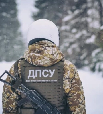 Шістьох «човнярів» зупинили поблизу кордону на Закарпатті (відео)