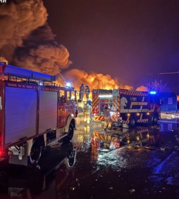 Внаслідок атаки російських БпЛА у Миколаєві загорівся будинок