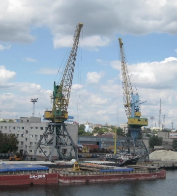 Яку зарплату, під час повномасштабної війни, отримує директор закритого херсонського порту