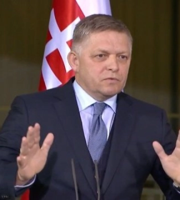 Фіцо погрожує припинити постачати Україні електрику, якщо та не погодиться на транзит газу