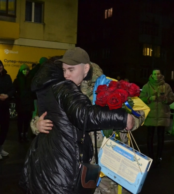 Здолбунівчанин Артур Ніверчук нарешті повернувся з російського полону в рідне місто (Відео)