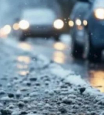 Мешканців Львівщини попередили про туман та ожеледицю на дорогах