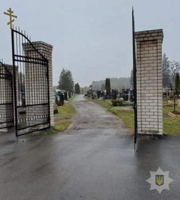 Поліція викрила чоловіка, який пограбував могили захисників