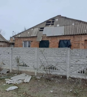 Війська РФ майже 20 разів обстріляли Нікопольський район - пошкоджені будинки, авто й АЗС