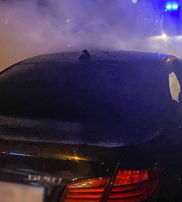 У Львові на вулиці Пулюя горів автомобіль «BMW»