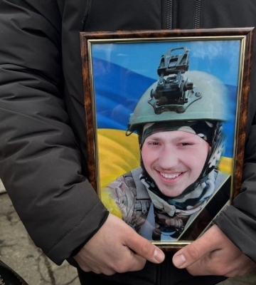У Сумах поховали солдата Руслана Тарана зі Старого Села (ВІДЕО)