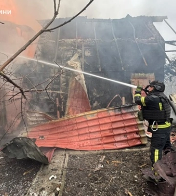 Рятувальники потрапили під повторний обстріл у Покровську. ФОТО