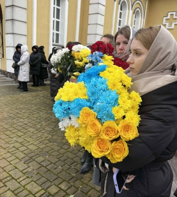 Довгий час вважався зниклим безвісти, однак, на жаль, дива не сталося: на Волині поховали молодого Героя Вадима Слєпцова