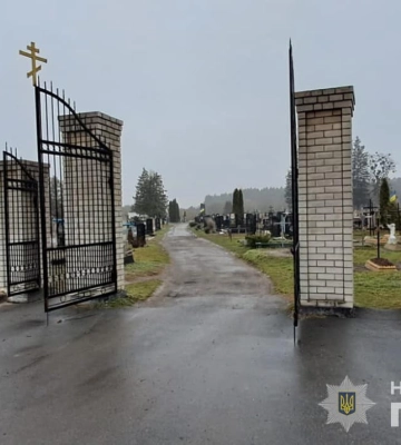 На Житомирщині затримано нелюда, який наругався над могилами загиблих воїнів