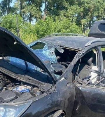 Росіяни скинули з дрона вибухівку на чоловіка та жінку в Антонівці на Херсонщині
