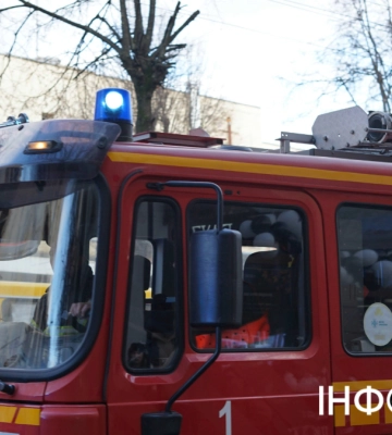 У Коломиї на приватному господарстві щось палало: фото