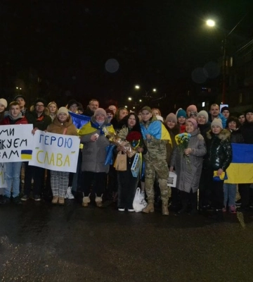 884 дні полону: Здолбунів зворушливо зустрів захисника "Азовсталі"